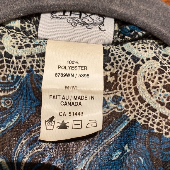 Sleeveless summer top with ruffled neckline - Picture 7 of 7